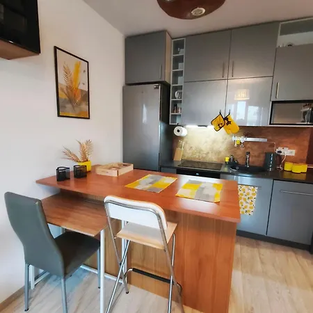 Pod Niebem - Balcony & Parking Apartment Warschau